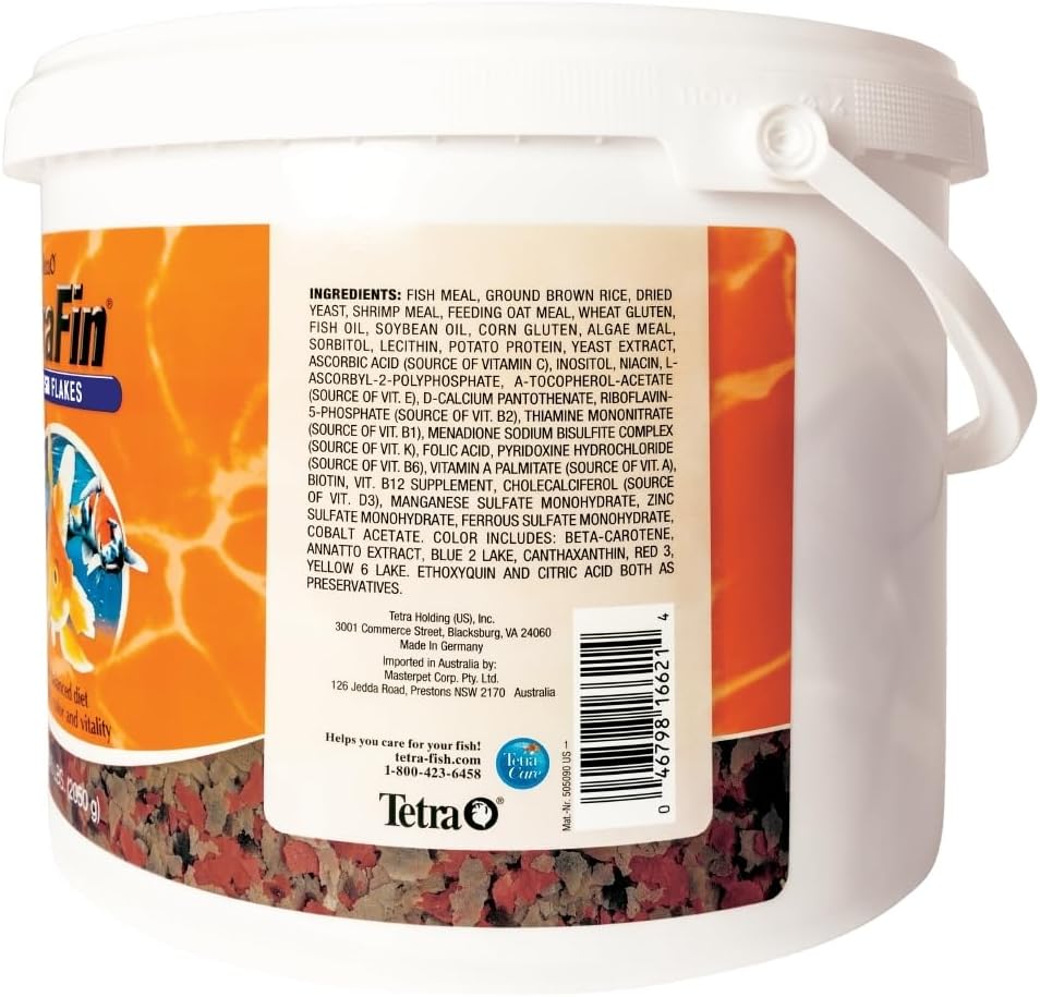 Tetra Goldfish Flakes, Nutritionally Balanced Diet For Aquarium Fish, Vitamin C Enriched Flakes, 4.52 lbs oz image 3